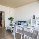 Bright Cocoon With Sea Views