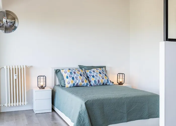 アパート Bright Cocoon With Sea Views カーニュ・シュル・メール