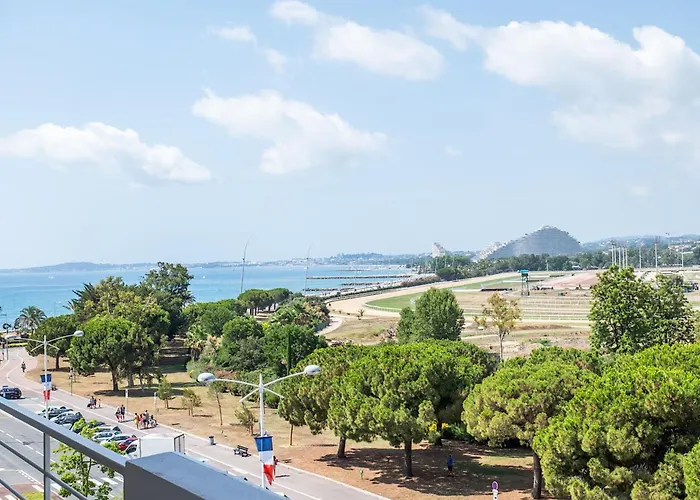 Bright Cocoon With Sea Views * カーニュ・シュル・メール